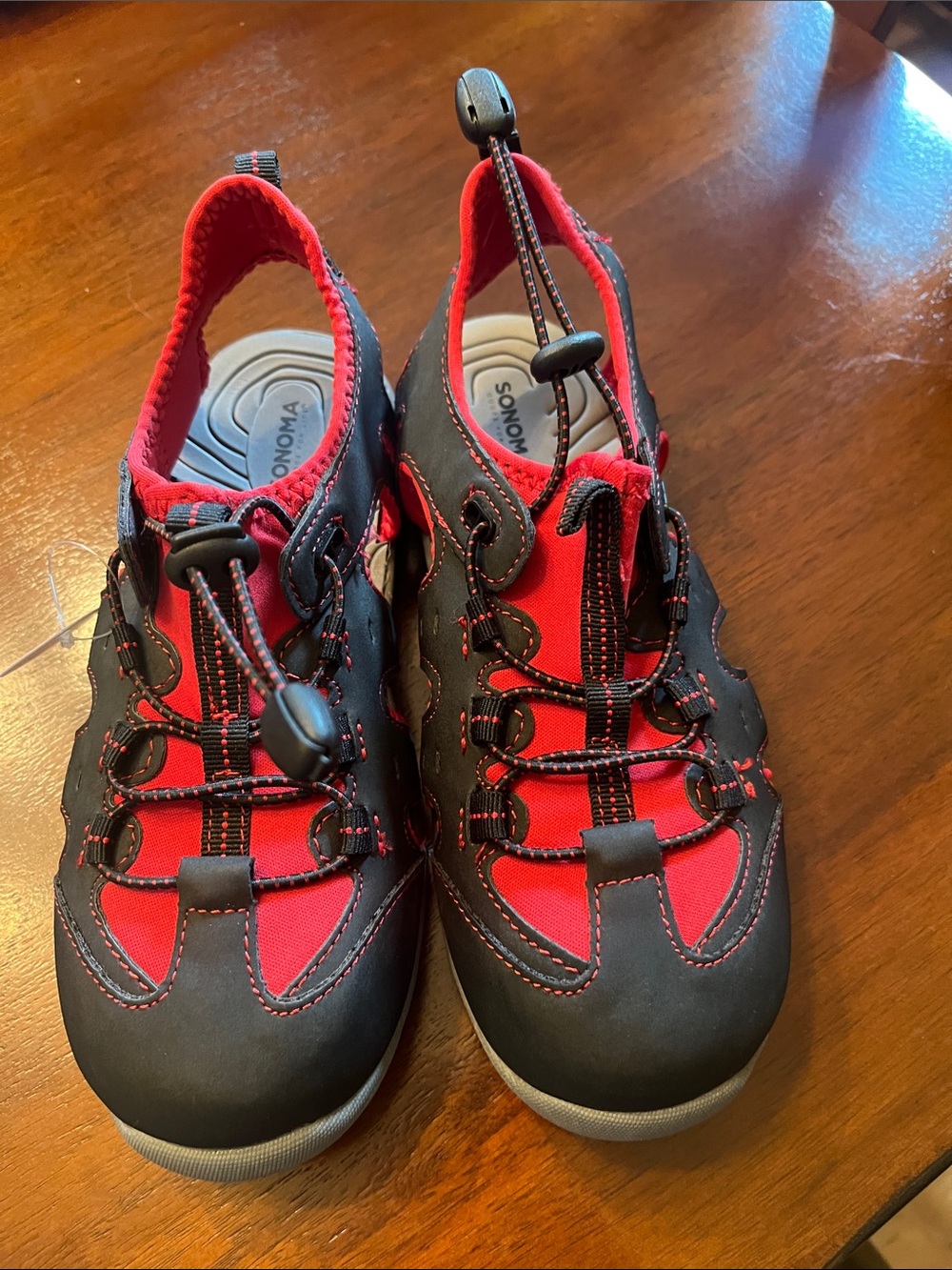 Sonoma youth 4 Kids Red and Black Water friendly sandals Shoes with Toggle Lace - Picture 3 of 9
